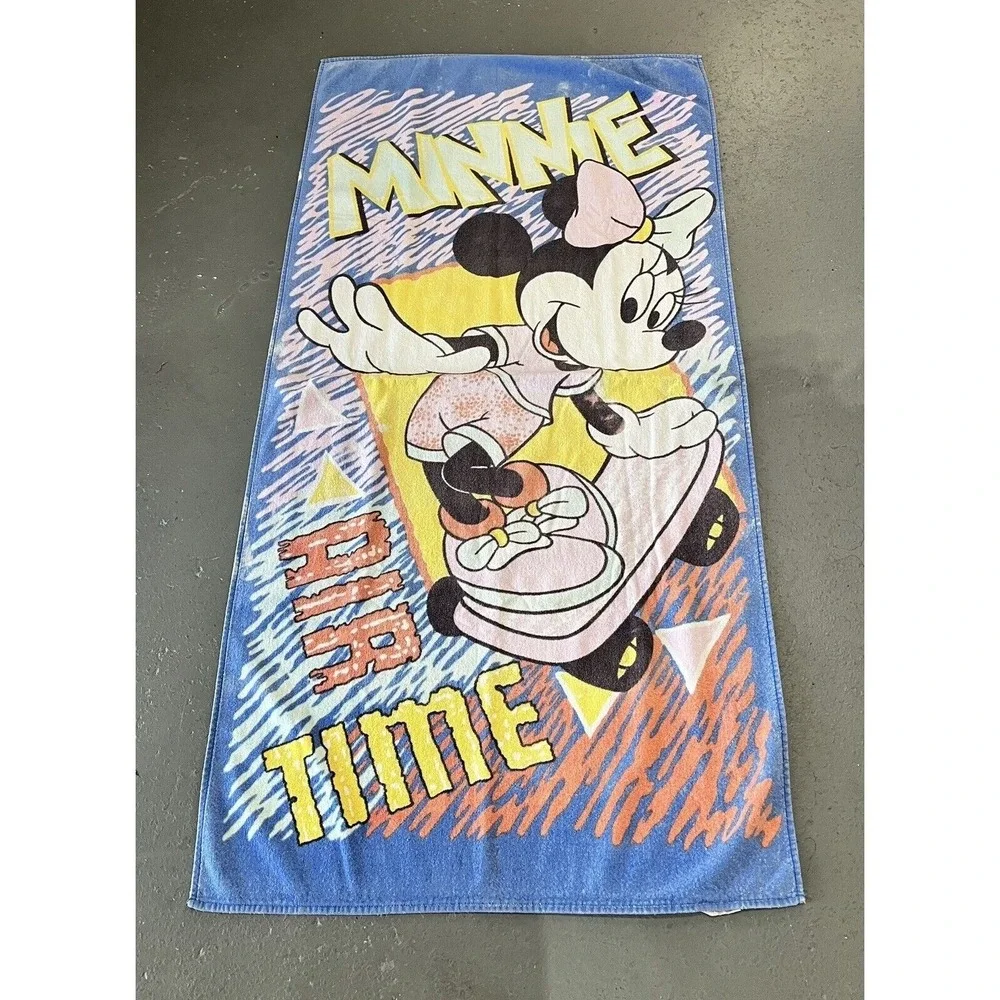 Vintage Disney Minnie Mouse Skateboarding Skater Disney World Beach Pool Towel
